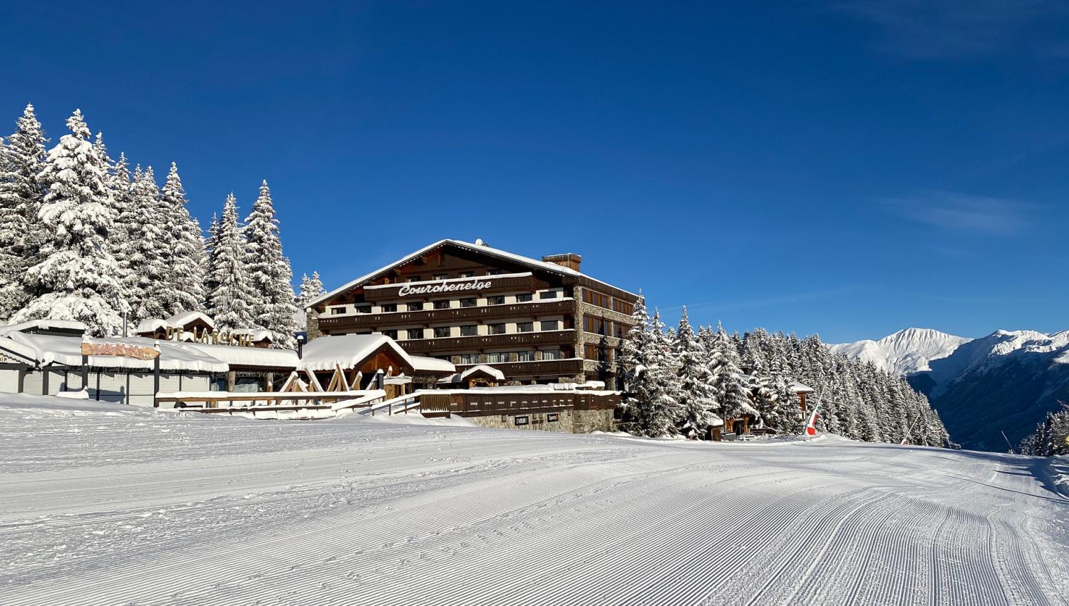 Extérieur de l'hôtel Courcheneige à Courchevel