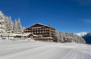 Extérieur de l'hôtel Courcheneige à Courchevel